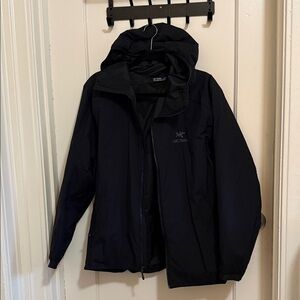 Arc'teryx Black Hooded Atom (original) Jacket — XL women’s — NWOT